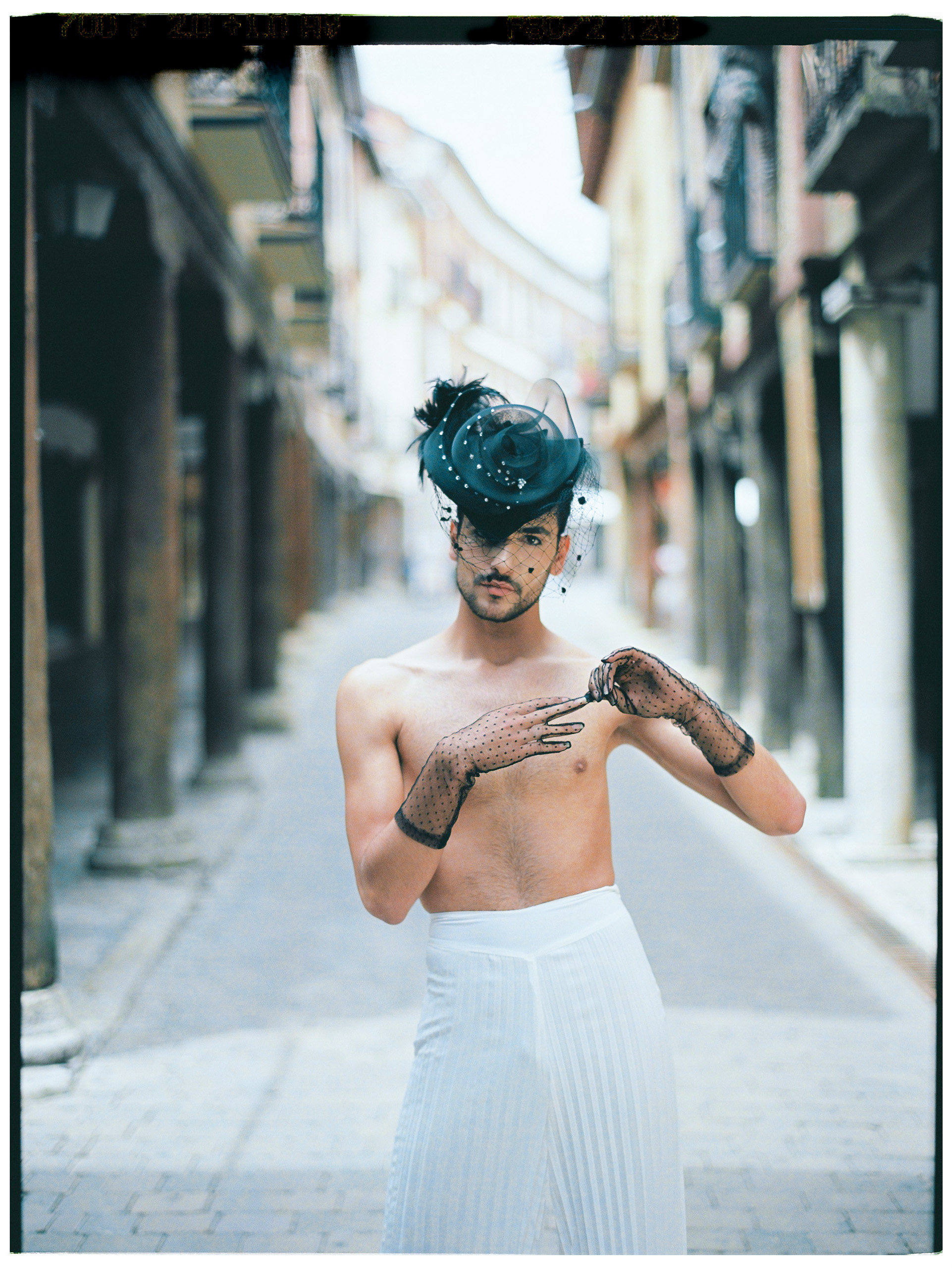 M-Medina-Moda&Tradicion-Contax645-KodakEktar100-Expired_07